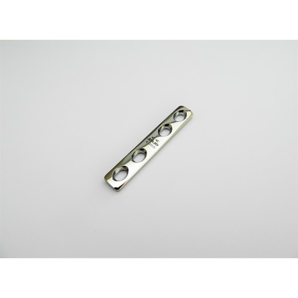 DCP Plate 4.5mm 2+2 holes