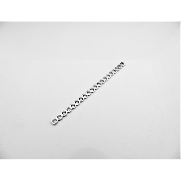Reconstruction plate 2.0mm 20 holes